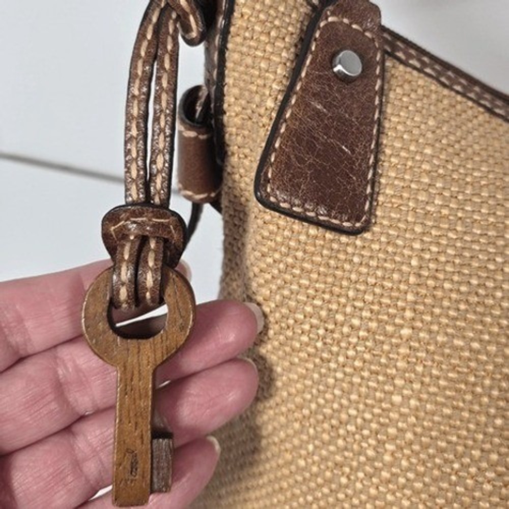 Fossil Straw Leather Floral‎ Canvas Hobo Bag Womens Small Brown Boho Key Charm - Picture 4 of 10